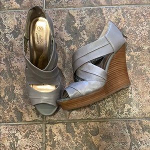 Seychelles wedges